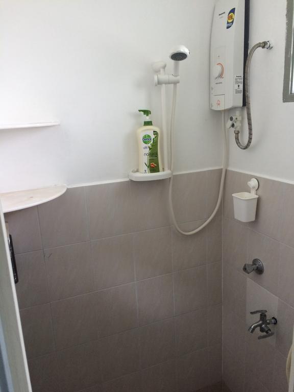 Inpenang Muslim Homestay Джорджтаун Номер фото